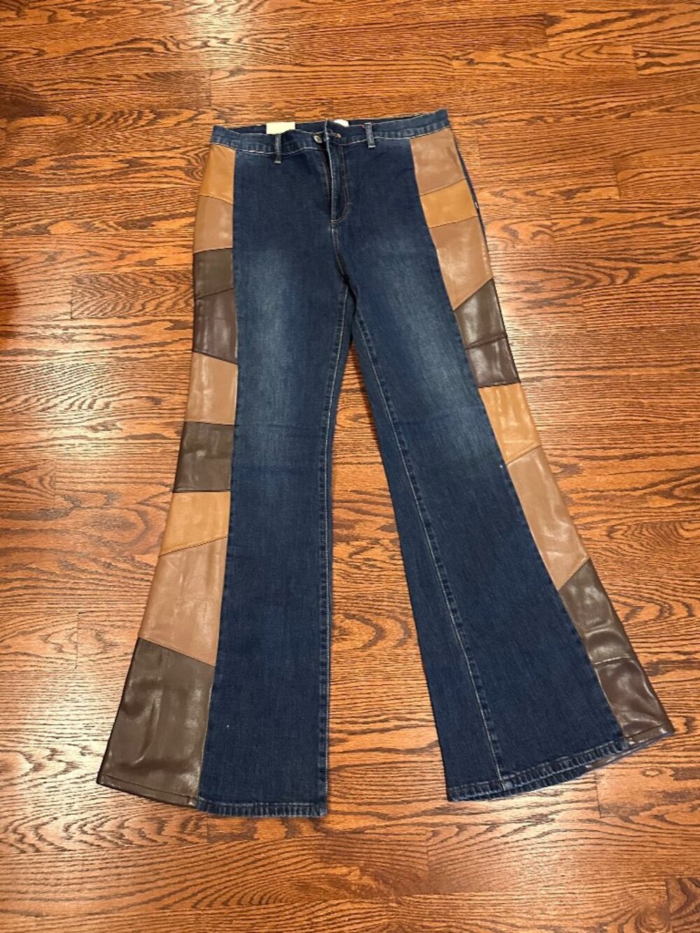 NWT Alice + Olivia Stacey High Rise Vegan Leather Patchwork Bell Jeans 32